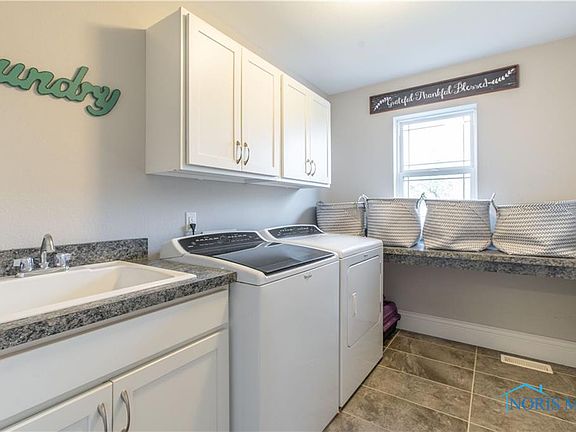 5th image of 204 Drakefield Ct