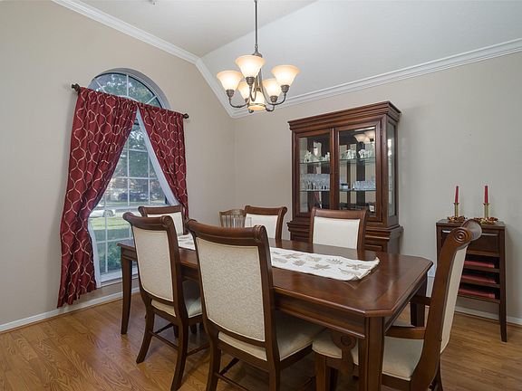 4th image of 2119 Crimson Lake Ln