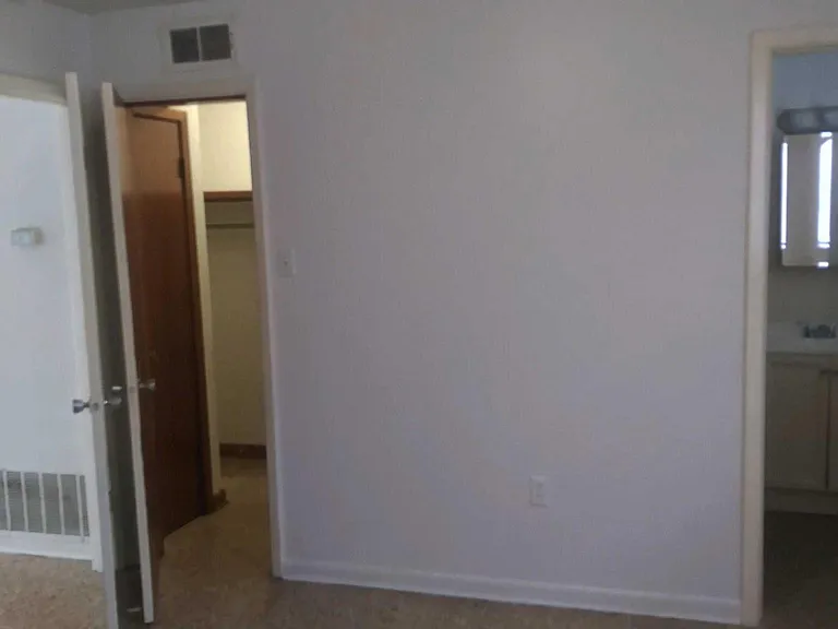 325 Weyer St #1 — Photo 2