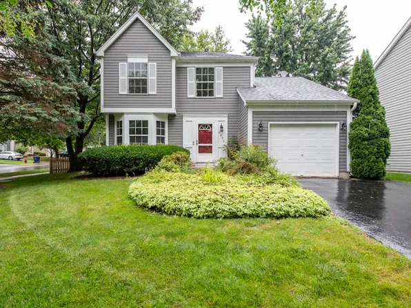 6273 Eagle Ridge Dr, Gurnee, IL 60031