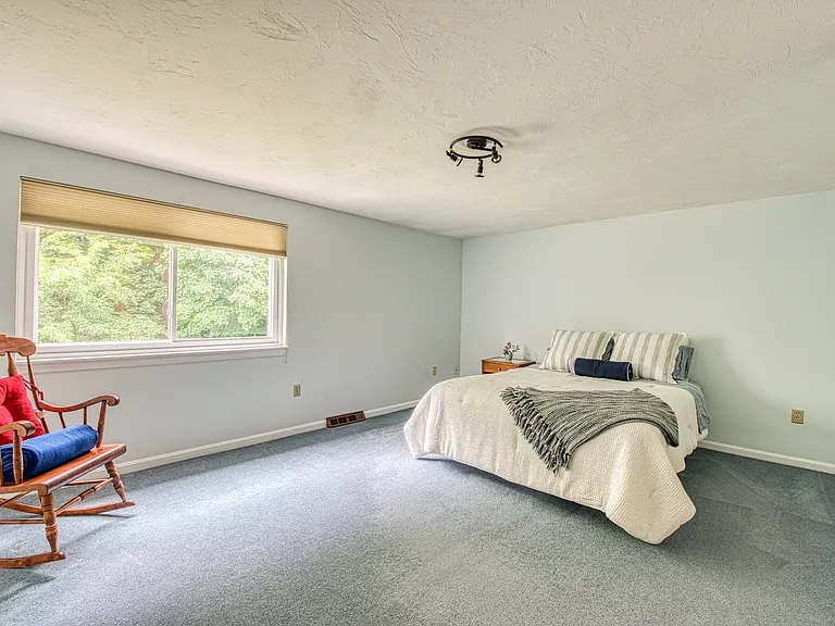 28 Gaslight Ln #28 — Photo 12