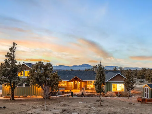 18385 SW Mount Adams Loop, Powell Butte, OR 97753