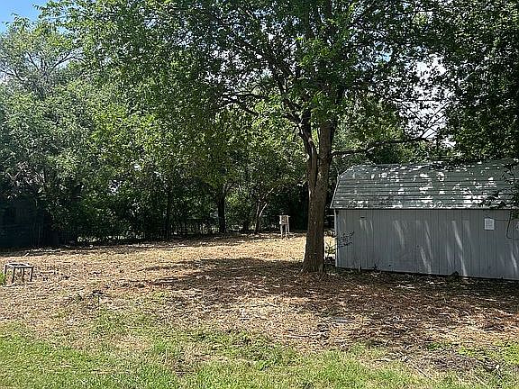 5th image of 515 W Boomer St