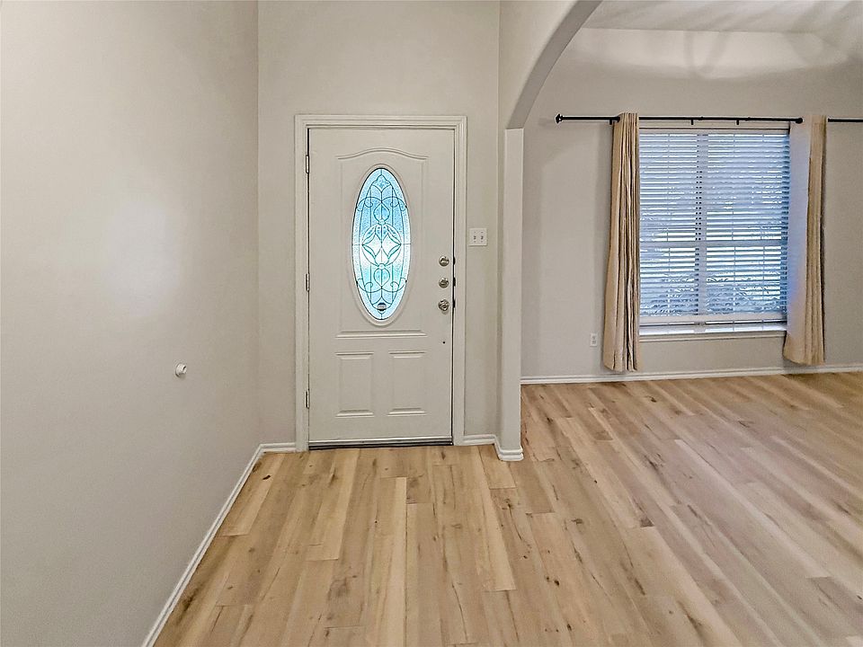 1st image of 15335 Sienna Oak Dr #15335