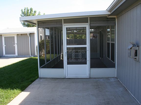 2nd image of 624 SW Muriel Dr