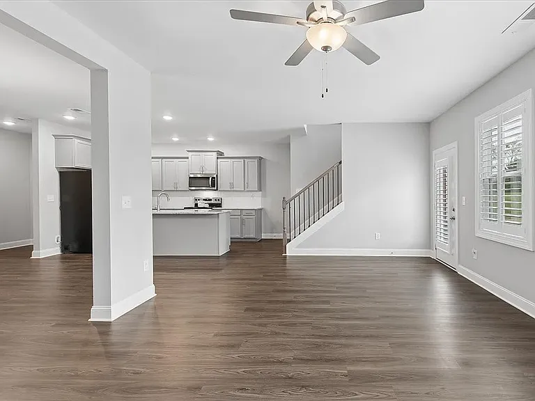 550 Twyla Dr — Photo 8