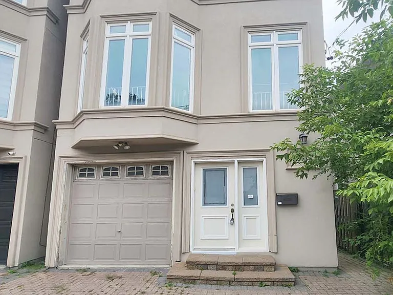150B Finch Ave E — Photo 1