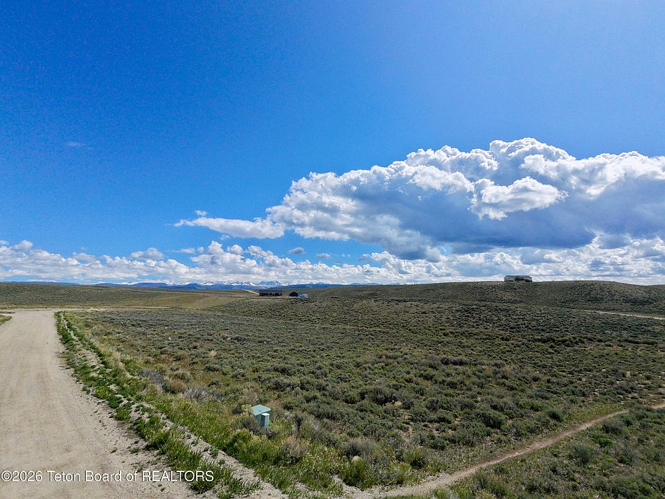 1st image of Little Loop Rd