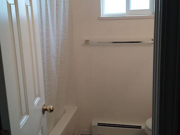 5th image of 576 S Asbury Ct