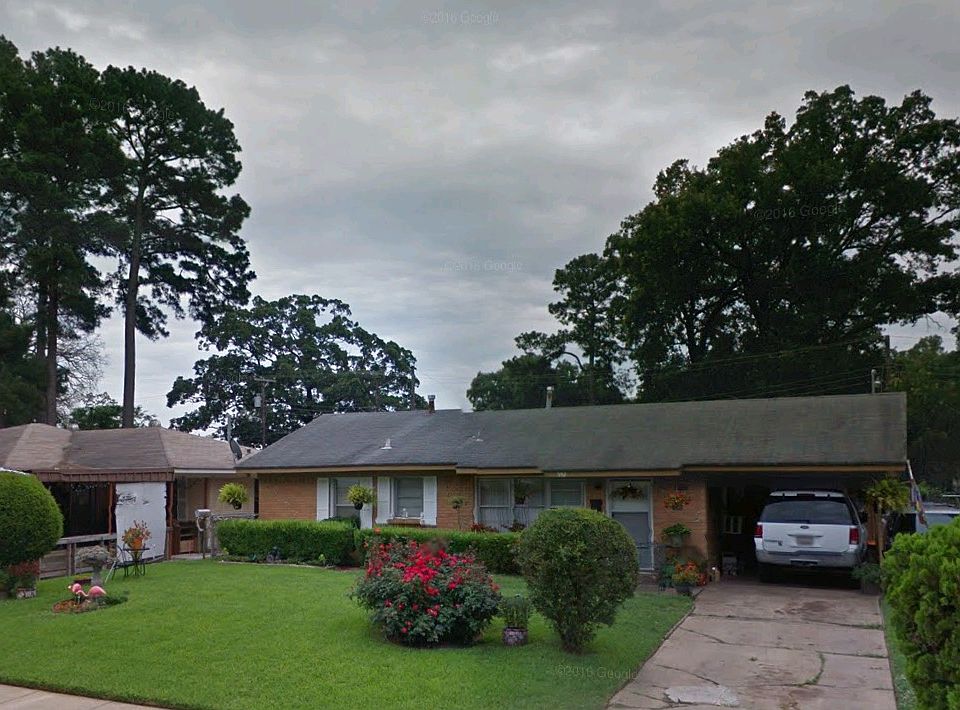 2nd image of 942 Pine Tree Dr