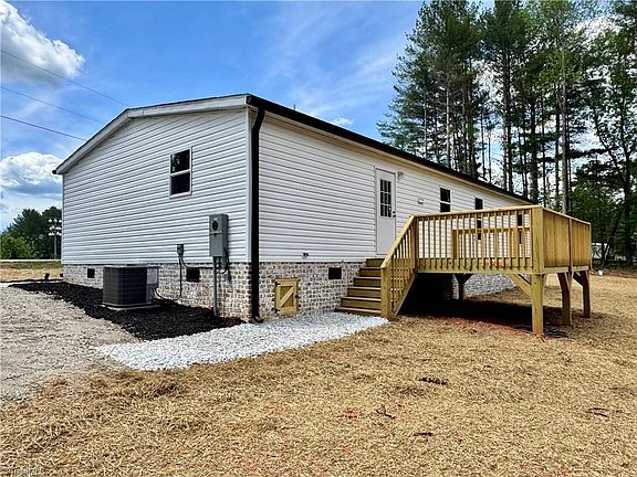 4th image of 899 Maple Grove Church Rd