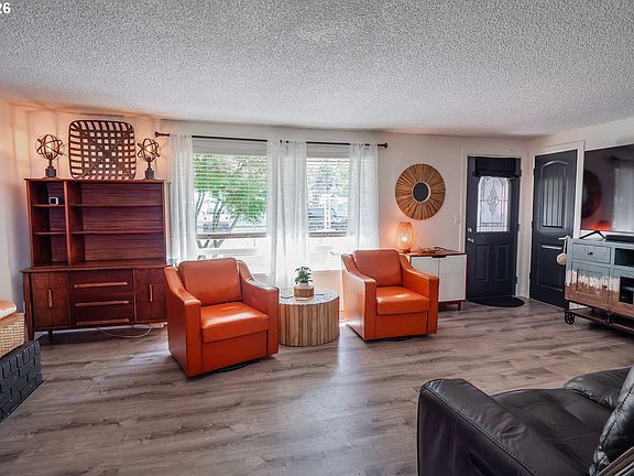 4th image of 2021 Cedar Ave