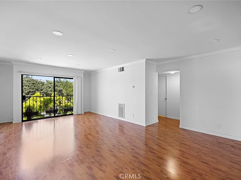 1364 E Garfield Ave #1 — Photo 4
