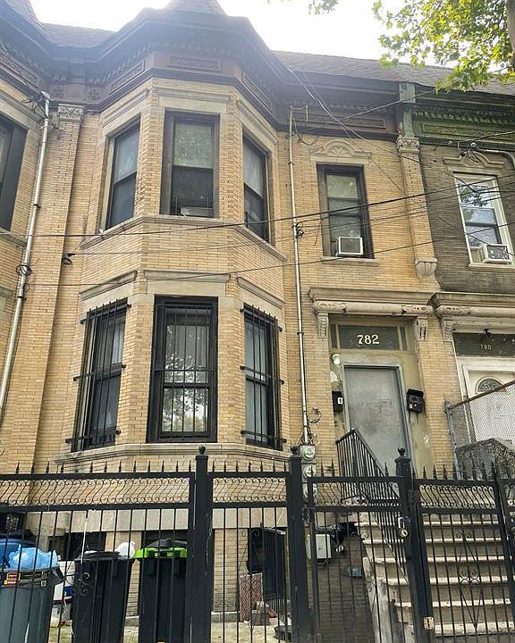 1st image of 782 Cauldwell Avenue