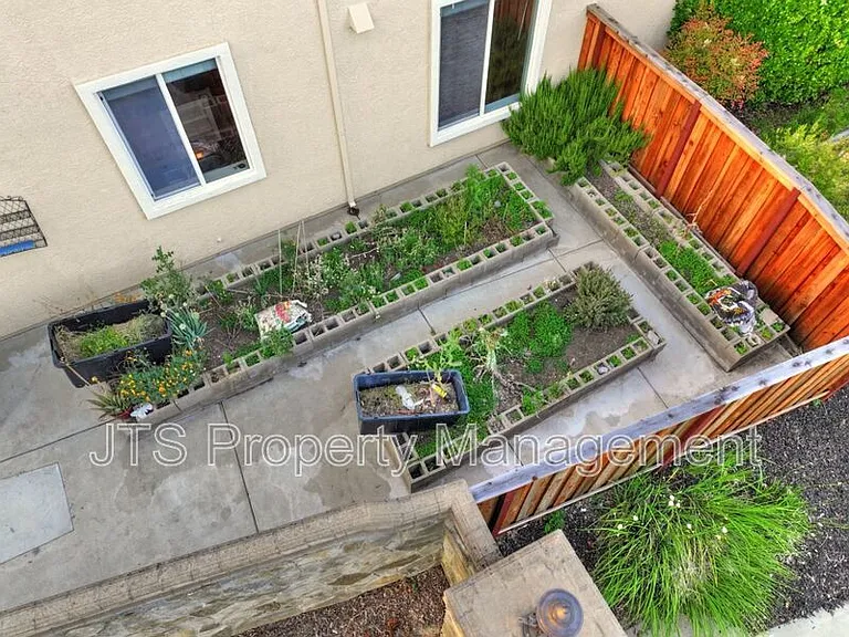 2040 San Esteban Cir — Photo 100