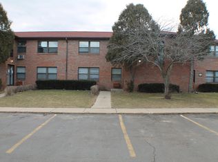 2902 31st St, Zion, IL 60099
