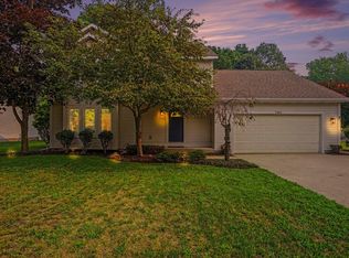 760 Brook Ridge Dr, Norton Shores, MI 49441