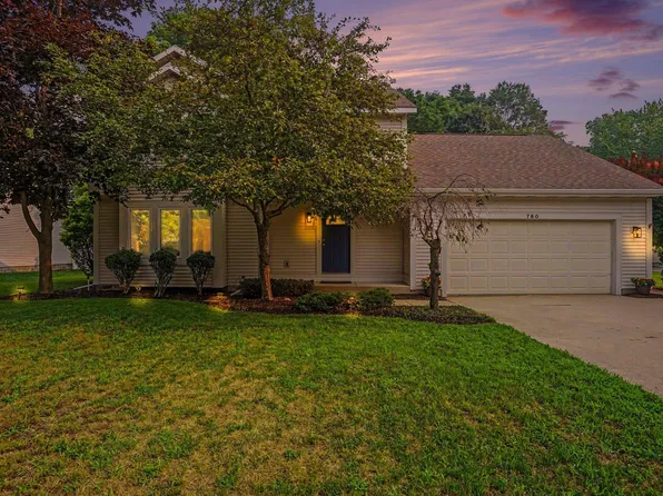 760 Brook Ridge Dr, Norton Shores, MI 49441