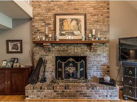 5th image of 556 Vaughn Dr S