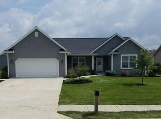 1706 Rosewood Dr, Wapakoneta, OH 45895
