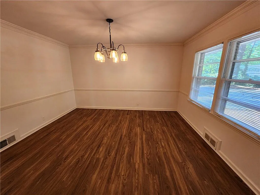 3 bed, 2.0 bath, 2535 sqft, $2,595 — Photo 3