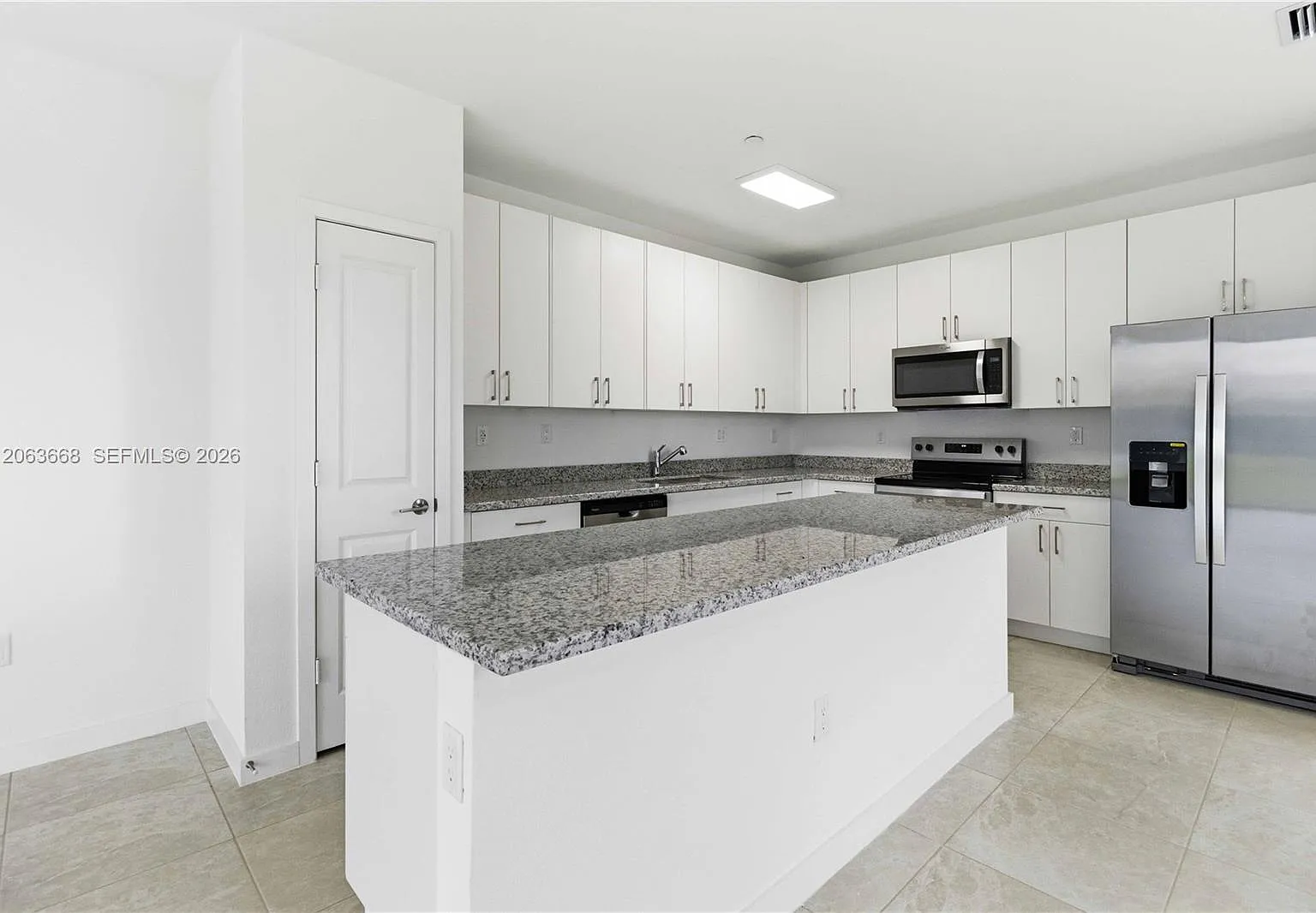 4 bed, 1876 sqft, $3,500 — Photo 1