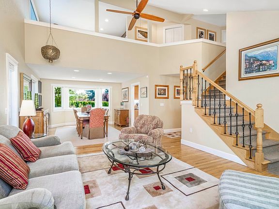 4th image of 4629 Lighthouse Dr NE