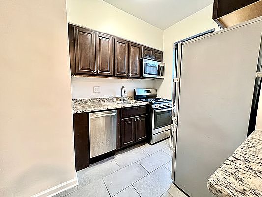 3rd image of 32-40 93rd St APT D5