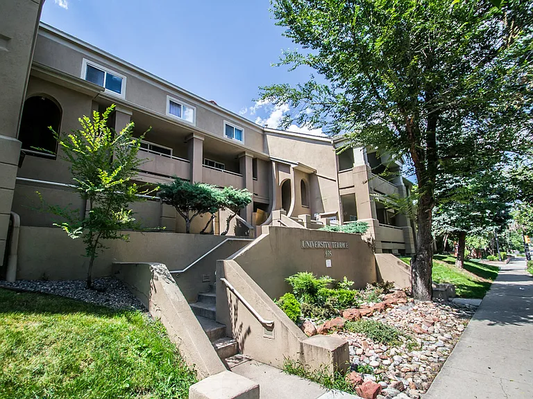 935 Broadway St. #203 — Photo 1