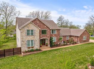 2542 Bluffwood Dr, Saint Louis, MO 63129