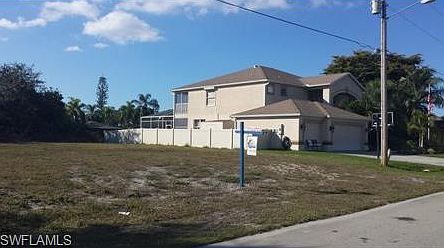 5th image of 4126 SW 5th Ave