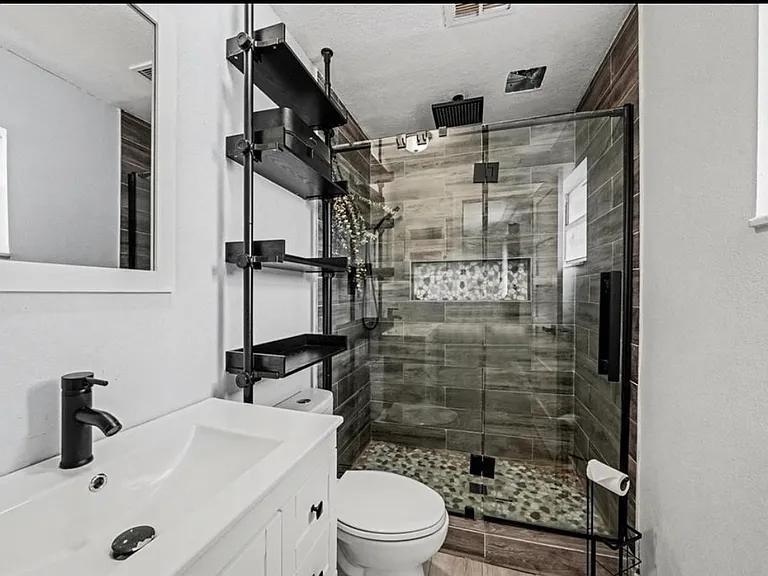 1810 Driftwood Cir S — Photo 12