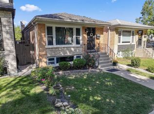 3904 W Eddy St, Chicago, IL 60618