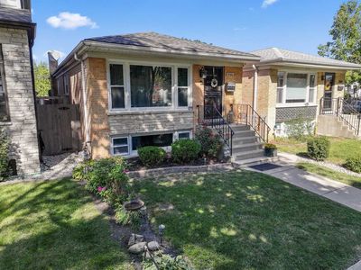 3904 W Eddy St, Chicago, IL, 60618