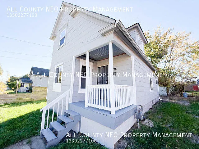 Newly renovated 3-bedroom, 1-bath home in Akron! — Photo 2