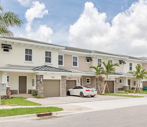 New Apartments Sample Road Coral Springs with Modern Garage