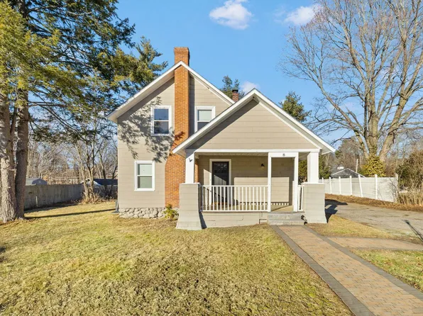 8 Davis Park, Plaistow, NH 03865