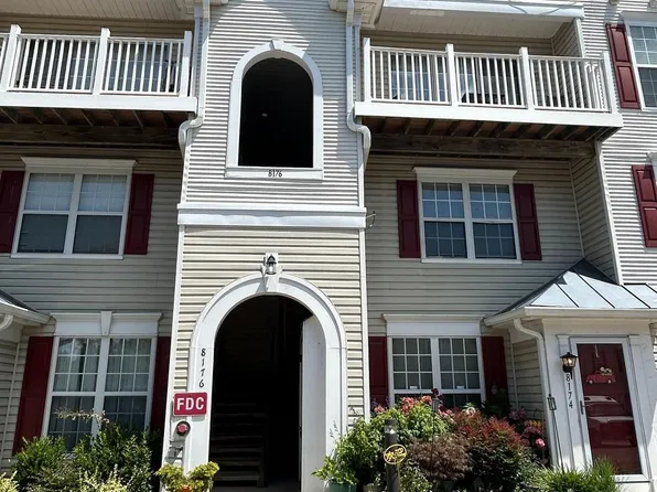 8176 Cockburn Ct APT 303, Lorton, VA 22079