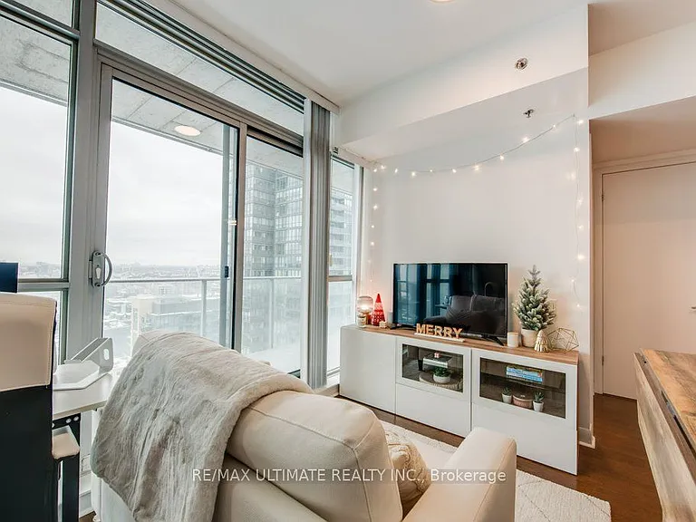 375 King St W #2710 — Photo 14