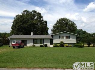 1011 Hickory Dr, Manchester, TN 37355