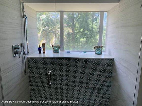3rd image of 2780 S Ocean Blvd