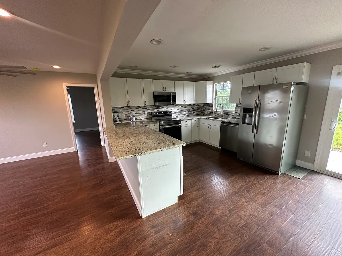 Building Photo - 17500 Phlox Dr
