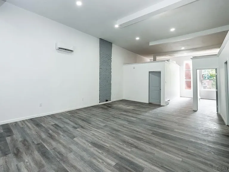 215 Franklin St #302 — Photo 3