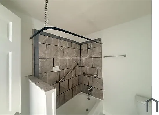 2804 Avenue F — Photo 7
