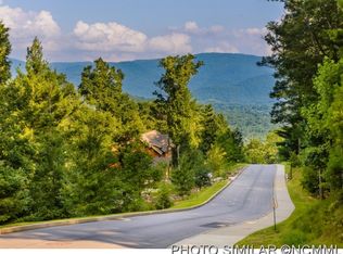 11 Stoneway Ln, Asheville, NC 28805