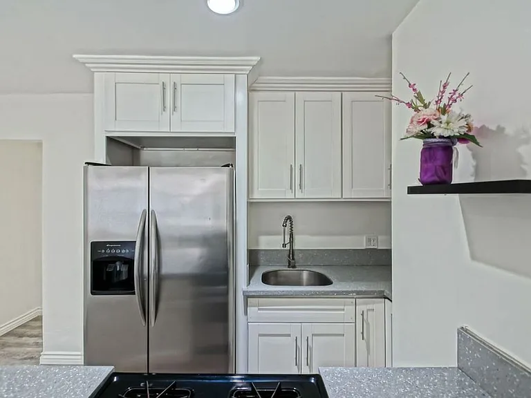 3655 Midvale Ave — Photo 5