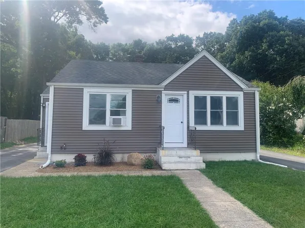 240 Knotty Oak Rd, Coventry, RI 02816