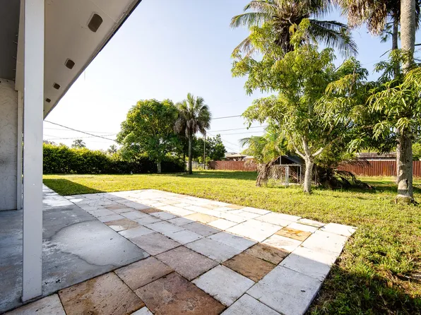 4516 22nd Pl SW, Naples, FL 34116