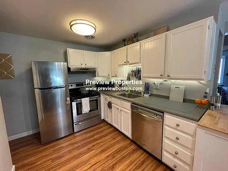 38 Carey Ave #3M — Photo 10