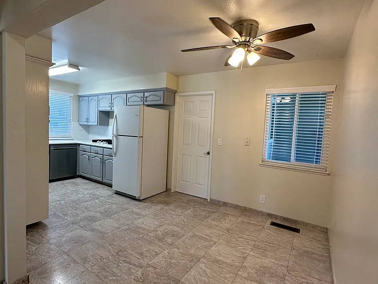 Dining area adjacent to kitchen